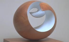 A Barbara Hepworth Retrospective Hampered by Her Male Contemporaries