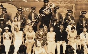 Circuses, Rallies, and Soldiers: Photographs of Early-20th-Century American Clans