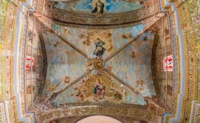 Dizzying Panoramas of Cathedral Interiors