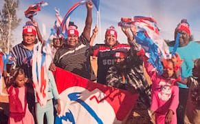 Aboriginal Women in Australia Celebrate Their Football Heroes with Pottery