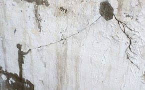 Transforming a Refugee Camp’s Walls into Subtle Silhouettes