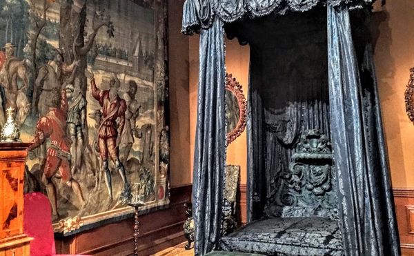 A Child’s Guide to Squatting at the Metropolitan Museum of Art