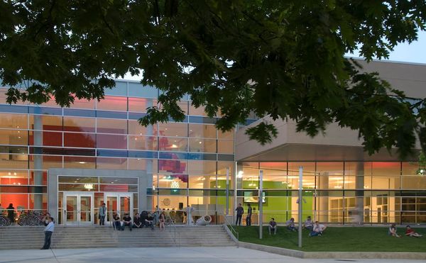 Apply for the Tyler School of Art's Summer Painting and Sculpture Intensive