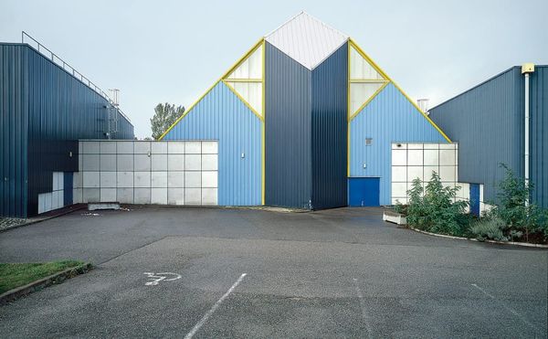 The Modernist Flourishes of Aging Postwar Architecture