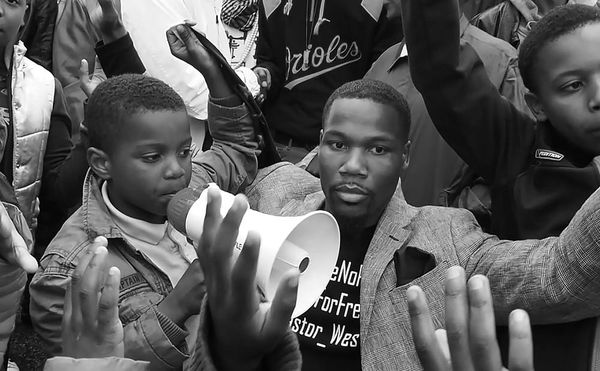 Measuring the Social Impact of Internet Images