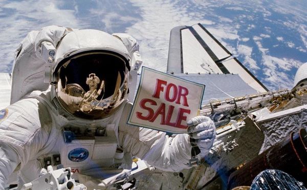 Lift Off from Your Laptop with 140,000 Images and Videos from NASA