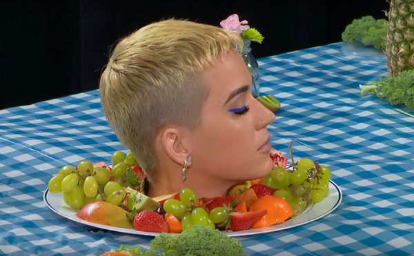 Still from Katy Perry's performance at the Whitney Museum (screenshot by the author via YouTube)