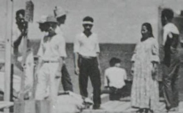 Did Amelia Earhart Survive the Crash? Some Say So, Based on a Blurry Photo [UPDATED]