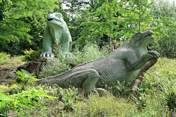 Dinosaur sculptures in Crystal Palace Park, London (photo by the author for Hyperallergic)