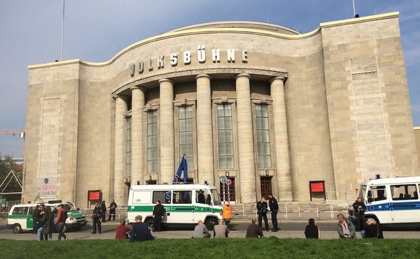 Police outside the Volksbühne (photo by and courtesy Gulnara Petzold)