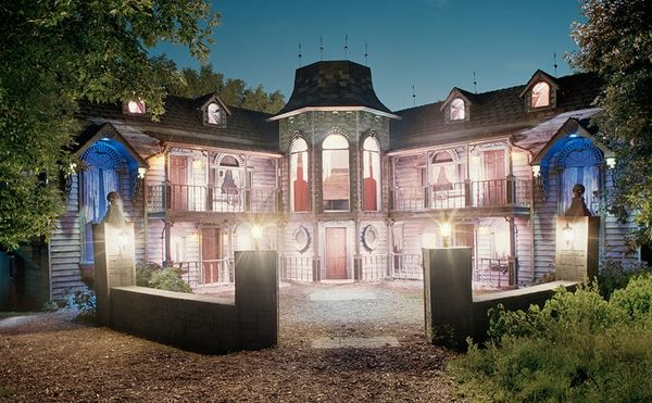 The Lovingly Crafted Horror of American Haunted Houses