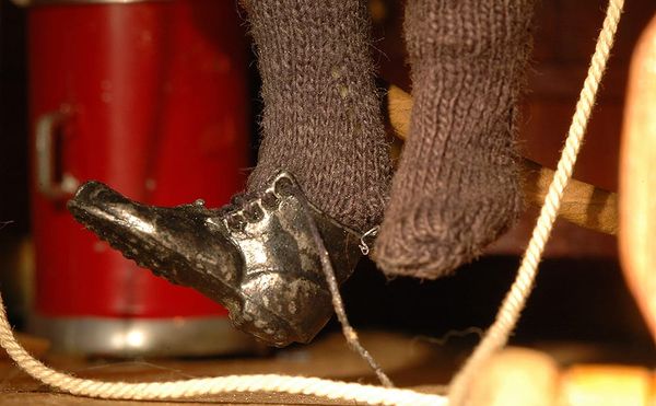 The Smithsonian Conserves Blood Pools and Charred Skeletons from 1940s Crime Dioramas