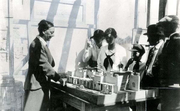 A New Website Profiles Pioneering Female Architects