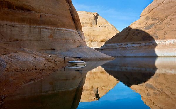 As Climate Change Dries a Southwest Reservoir, a Drowned Canyon Returns