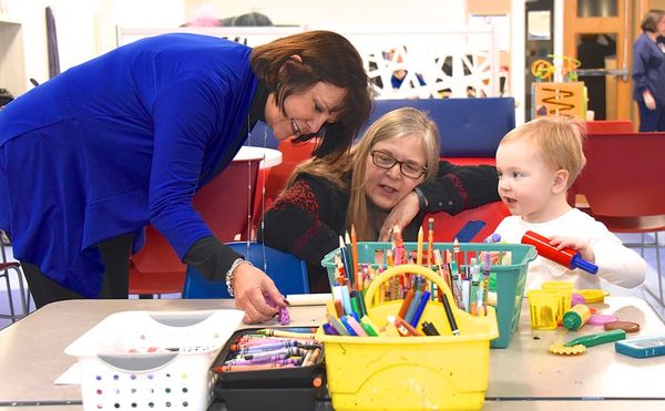First Lady of Maryland, Yumi Hogan, and First Lady of Indiana, Karen Pence, visit Tracy's Kids art therapy at Georgetown Hosp