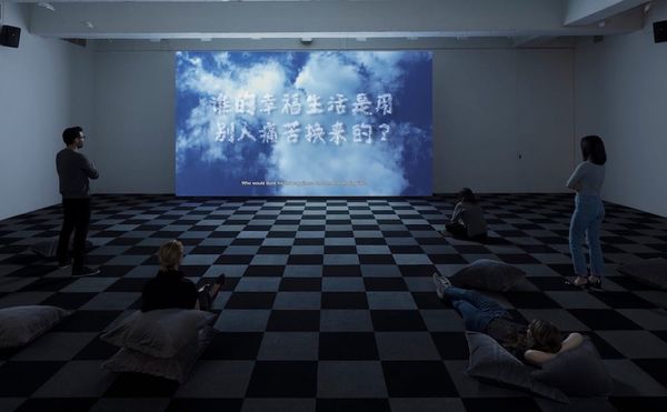 Art that Embraces the Incoherence of the Internet