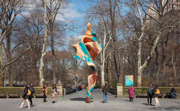 Yinka Shonibare, " Wind Sculpture (SG) I" (2018), hand-painted fiberglass resin cast  (courtesy Collection of Davidson Colleg