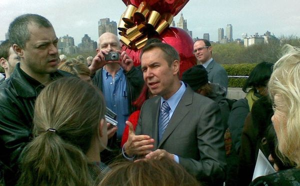 Collector Who Paid $13M Sues Jeff Koons and Gagosian