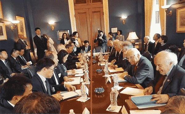 The Decline of American Empire in One Photograph