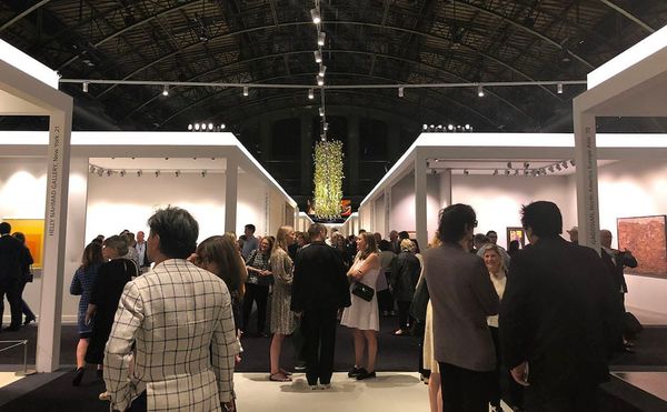 Crowds at the entrance to TEFAF New