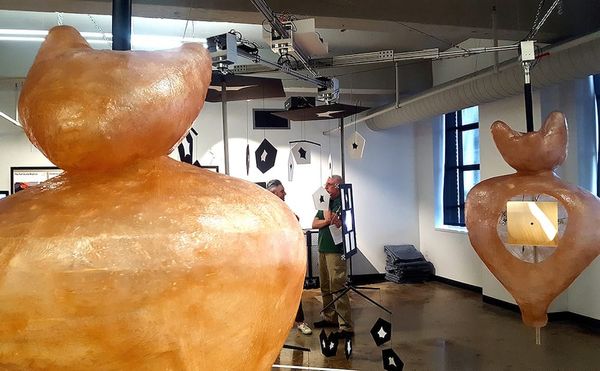 Interactive, Dancing Machine Sculptures Play Out Courtship Rituals