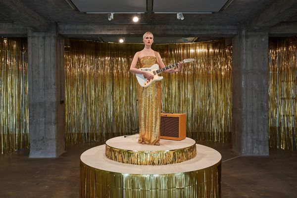 Ragnar Kjartansson, "Woman in E" (2016)