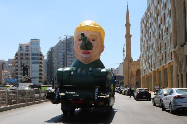 Trump-Shaped Inflatable Tank Roams the Streets of Beirut