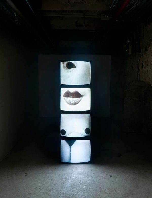 Friederike Pezold, Die neue leibhaftige Zeichensprache (The New Embodied Sign Language), 1973–76, installation view. Four dig