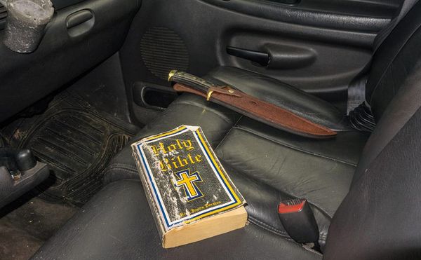 The Trauma of War Reflected Inside the Cars of Veterans