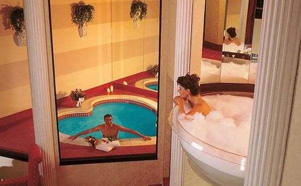 Revisiting Postwar Honeymoon Resorts, “the Greatest Theme Parks of Heterosexuality”