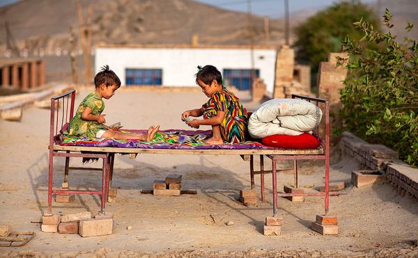 Traveling Through the Uyghur Homeland with Artist Lisa Ross