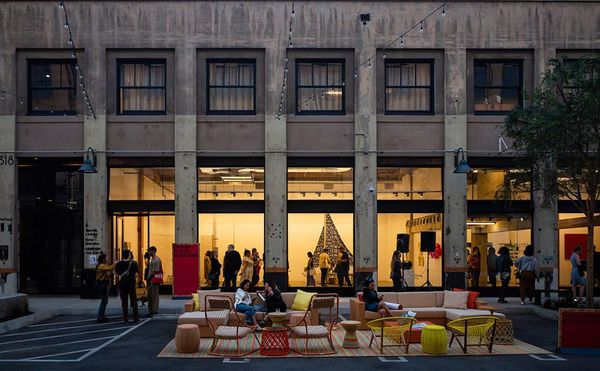 A Golden Opportunity to See the Los Angeles Arts Community on Display