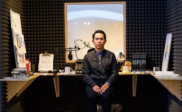 A Radio Play Performance Unpacks the Way We Anticipate Global Crises