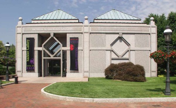 Smithsonian Rejects Senator's Request to Remove Sackler Name From Building