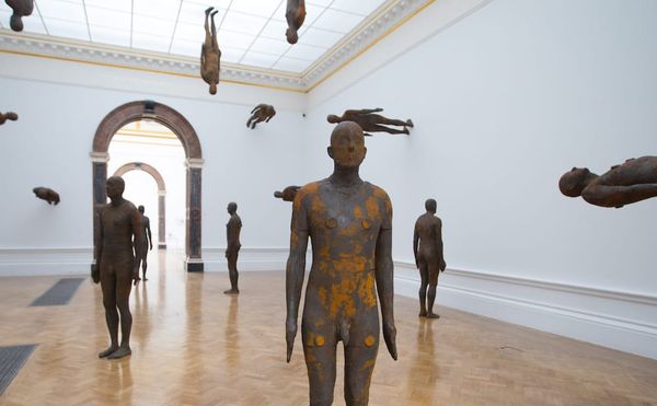 The Hollow Heart of Antony Gormley’s Spectacle