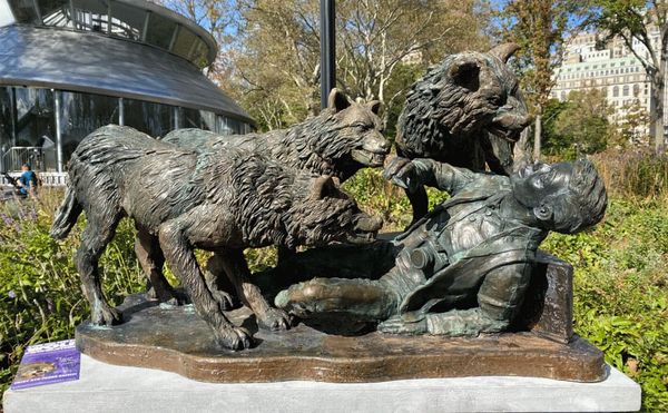 A Monument to Tourists Killed By Wolves in NYC Tells a Tall Tale