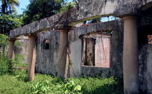 Deconstructing Colonial Cinema with Ethnographic Fiction