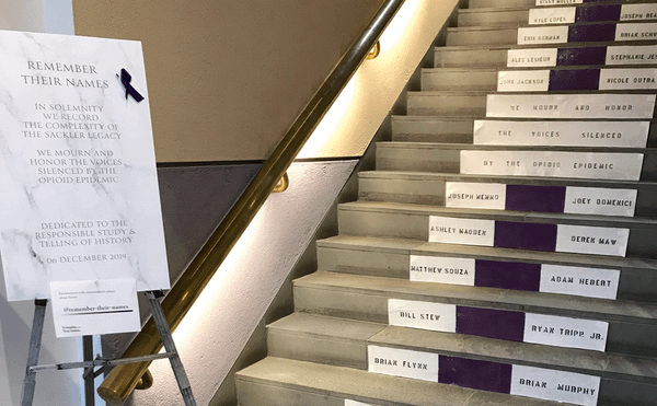 Harvard Students Install a Memorial Site for Opioid Victims at Arthur M. Sackler Museum