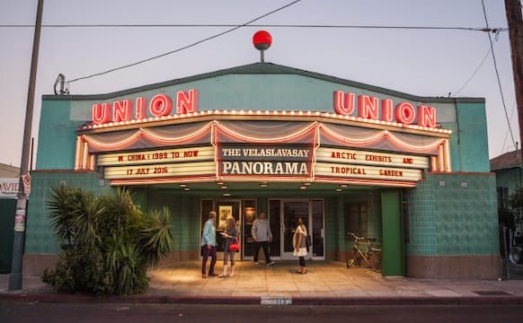 In Los Angeles, an Otherworldly Space Preserves the Panorama