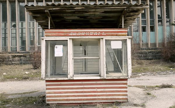 A Poignant Travelogue From a Mother to Her Daughter