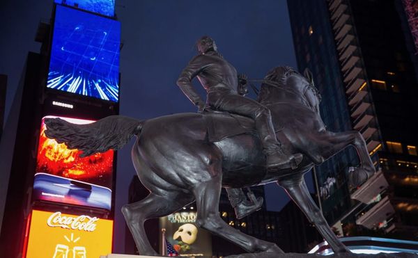 Kehinde Wiley, Wangechi Mutu, and Kara Walker Upstage the Monuments Debate