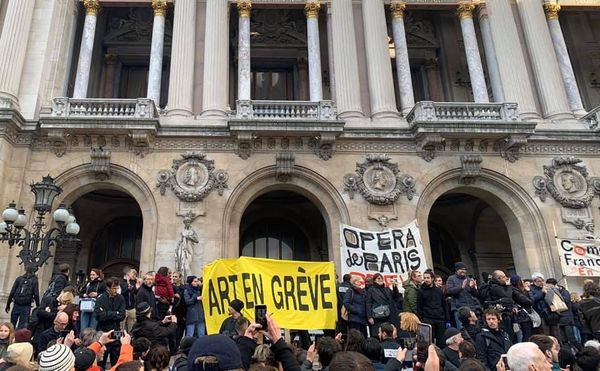 A French Collective Looks to Create Solidarity Among Art Workers