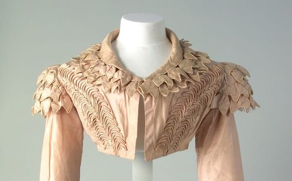 Looking at Textiles Through Women's Collecting Practices