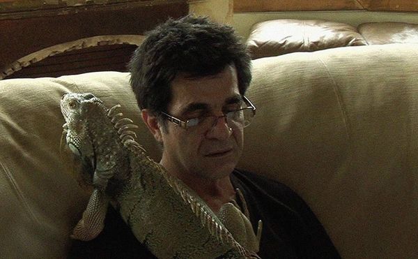 Looking at Ourselves Through Social Distance Cinema