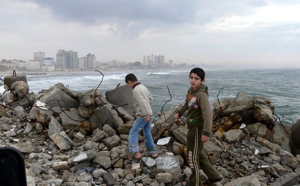 352 Artists Urge World Governments to Impose Arms Embargo on Israel