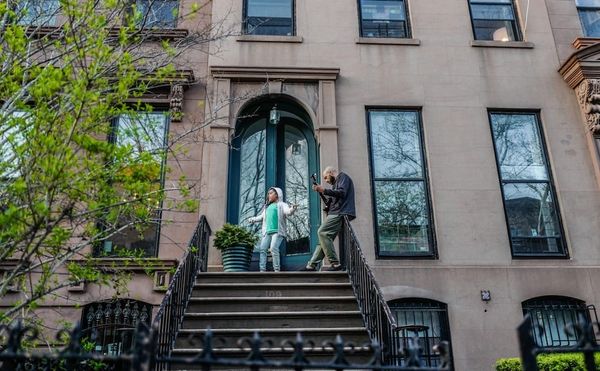 Life on Brooklyn Stoops During the Pandemic