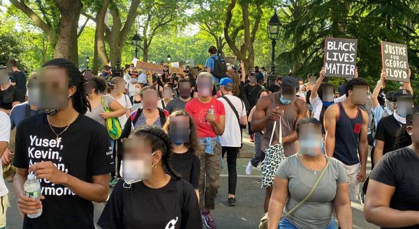 A New iOS Shortcut Blurs Faces and Wipes Metadata for Protest Images