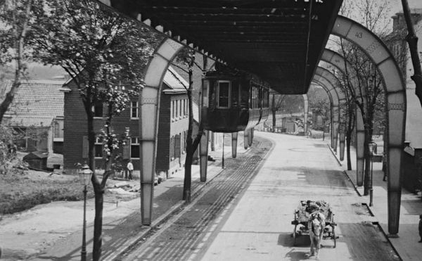 This 1902 Footage of a Flying Train Is the Film of the Summer
