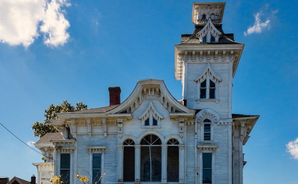 How the Wedding Cake House, a Feminist Architectural Project, is Bigger on the Inside