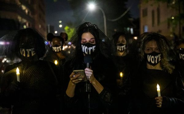 An Artist-led Vigil for Coronavirus Victims Mourned the 212,000 Dead